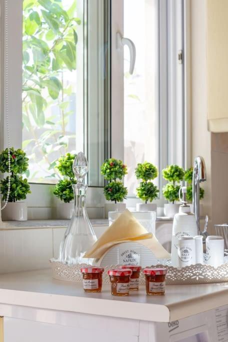 Cozy Apartment In The Heart Of City Center Ираклион Экстерьер фото